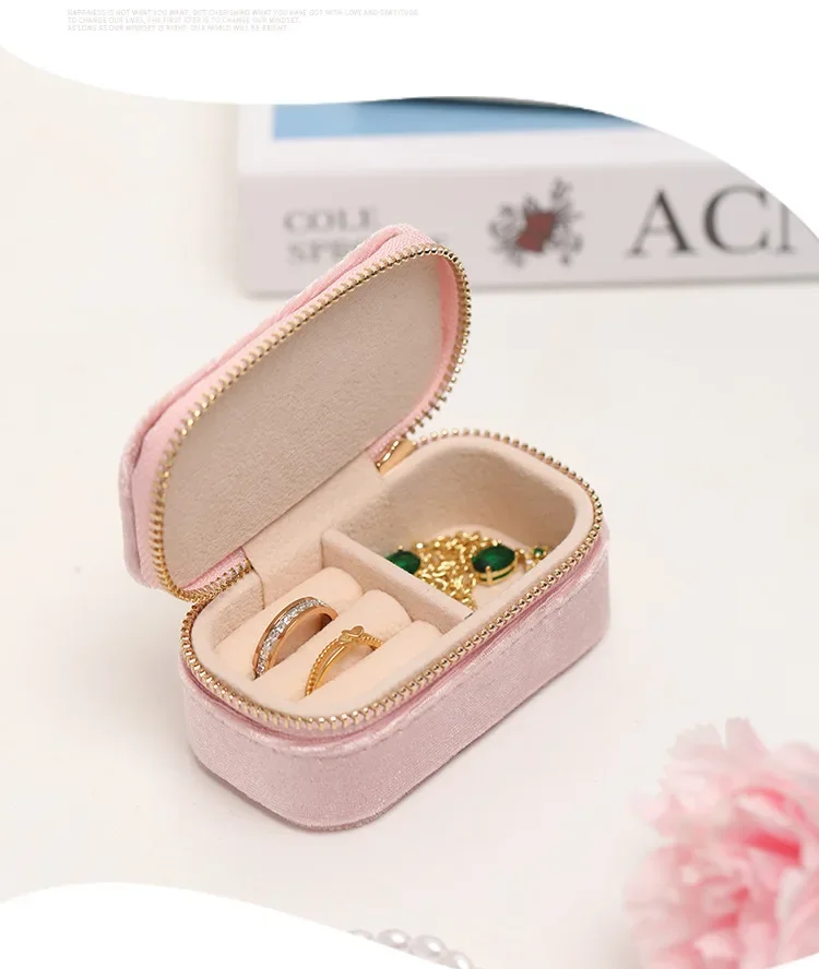 Mini Travel Jewelry Box, Ring  - Travel Jewellery & Accessories Organiser recensione e prezzo